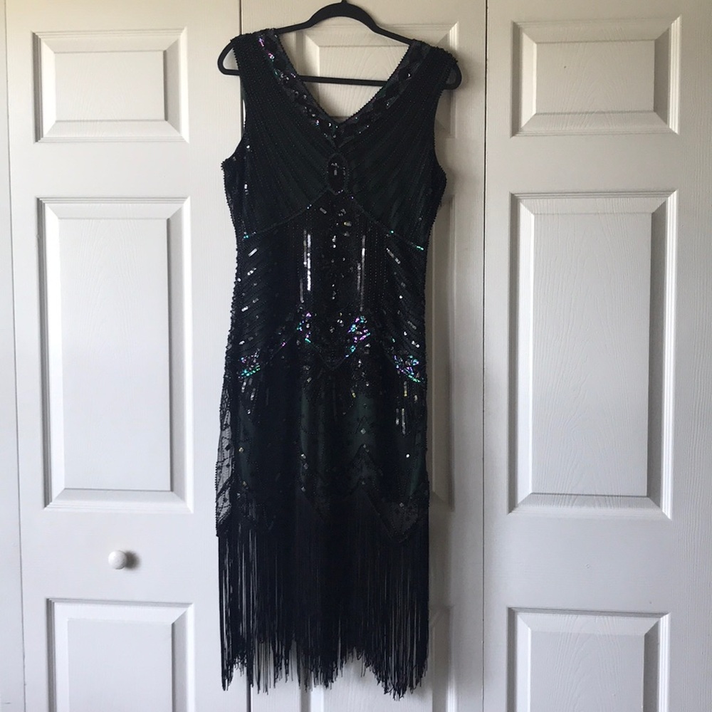 Gorgeous 1920s style vintage green flapper dress